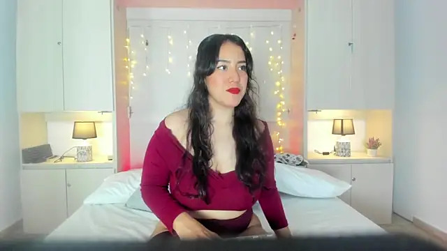 ElaRey  online show from April 8, 12:40 pm