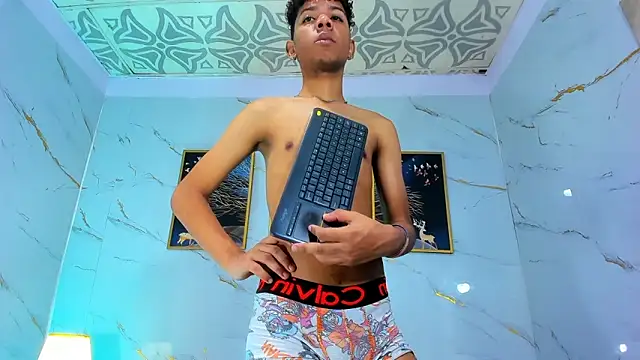 Spicy guys online show from May 11, 2:45 pm