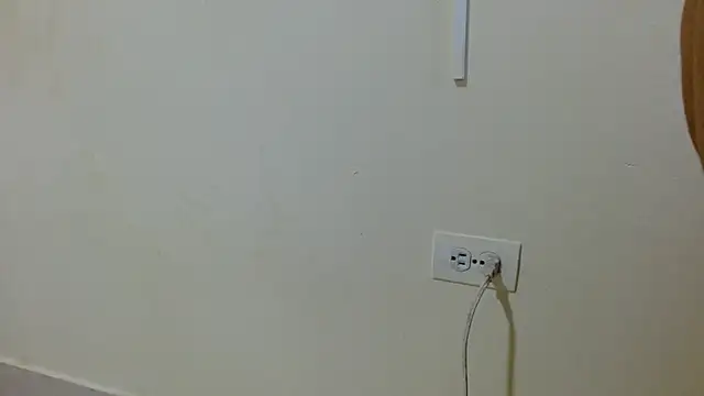 valkahot20 online show from April 18, 9:01 am