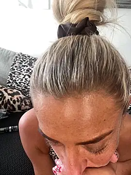 ScarlettGold  online show from March 31, 9:53 am