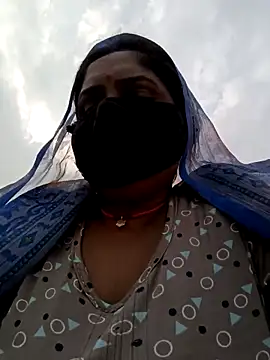 Meena73 online show from February 19, 10:04 am