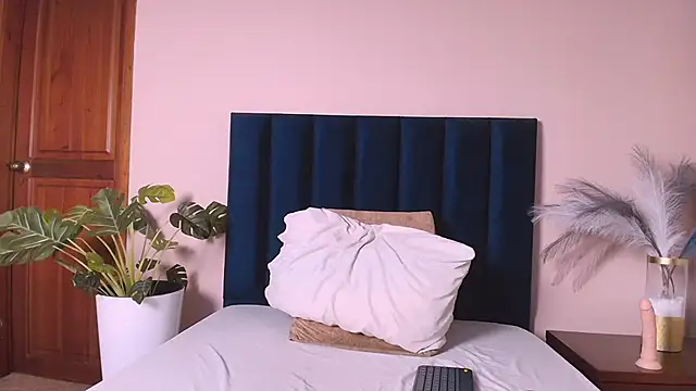 KatrionaNyx online show from May 31, 12:49 am
