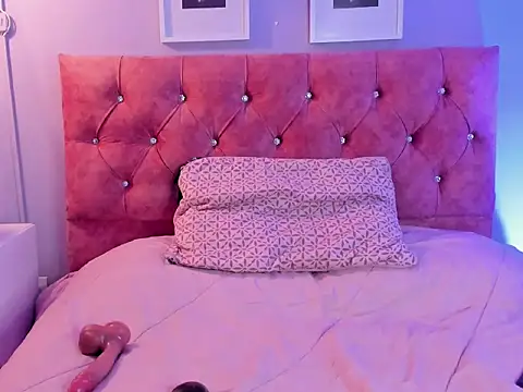 lilirousee online show from February 23, 7:13 pm