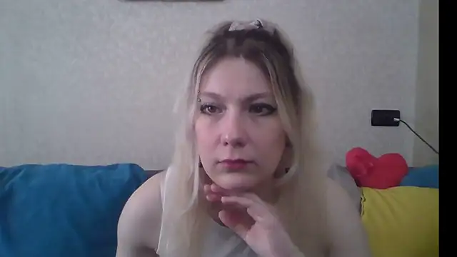 Foxy Bright online show from April 22, 9:39 am