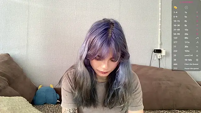 Emmibrilson online show from April 1, 12:06 pm