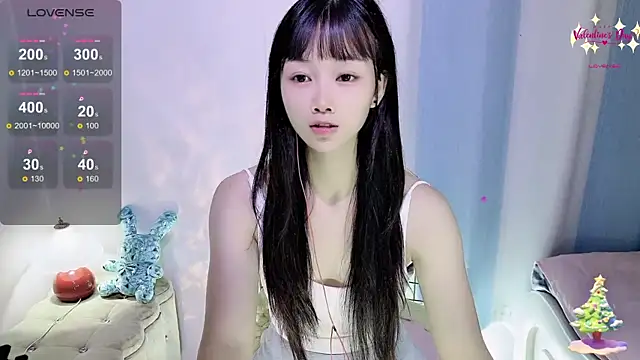 okyssa online show from March 28, 8:36 am