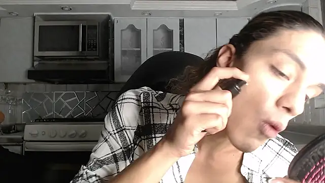 CrisOzzz online show from April 8, 11:40 pm