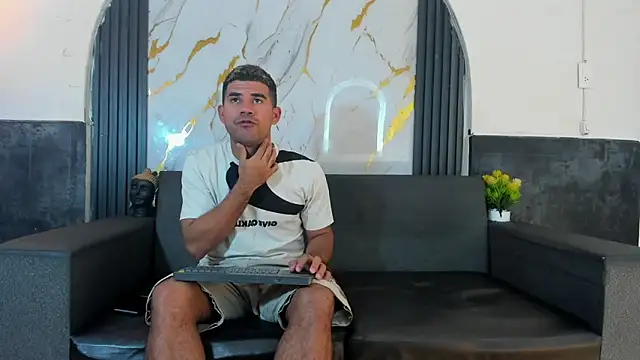 Latins on fire online show from April 2, 11:29 am