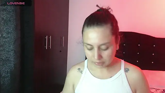 Ana  arms online show from June 1, 4:30 pm