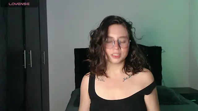 Ana  arms online show from February 28, 1:49 am