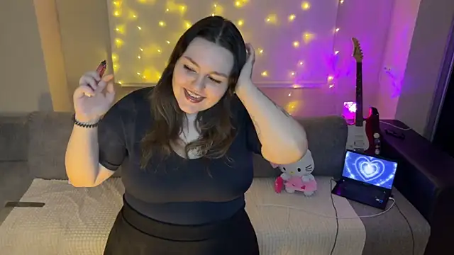 RiotKitten1 online show from March 3, 12:05 am