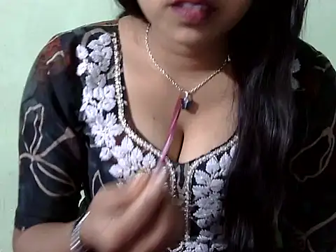 cute momo love online show from February 27, 7:52 am