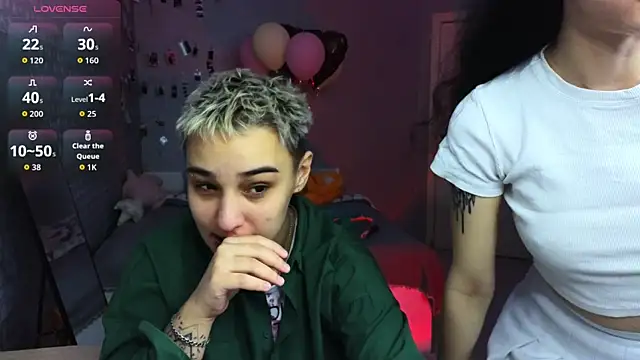 LuxuryLoverss online show from April 5, 11:09 am