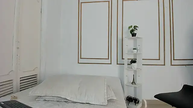 emily gaviria1 online show from March 15, 1:02 pm