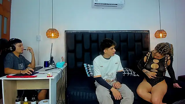 nobodyknows01 online show from February 27, 12:38 pm