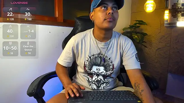 Noha  scott online show from April 12, 3:04 pm