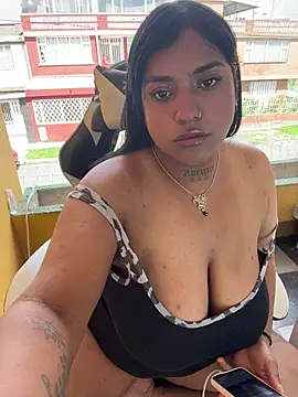 Nahomy firee online show from March 11, 7:27 pm