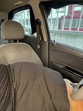 Nahomy firee online show from March 16, 7:07 pm