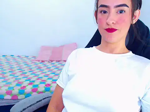 dreamgirlxxx1 online show from July 12, 9:37 pm