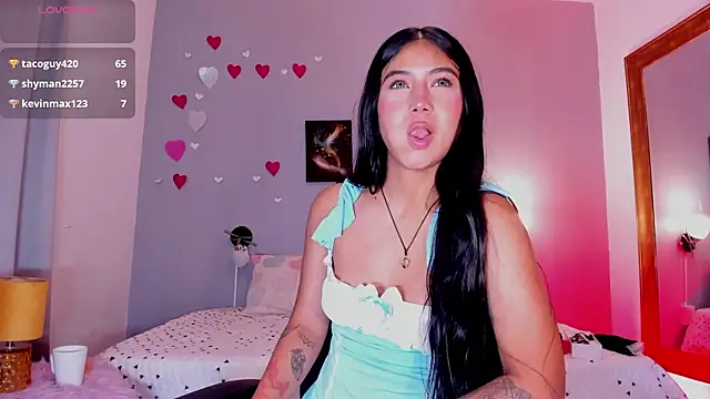 KimTaylorW online show from April 11, 6:30 am