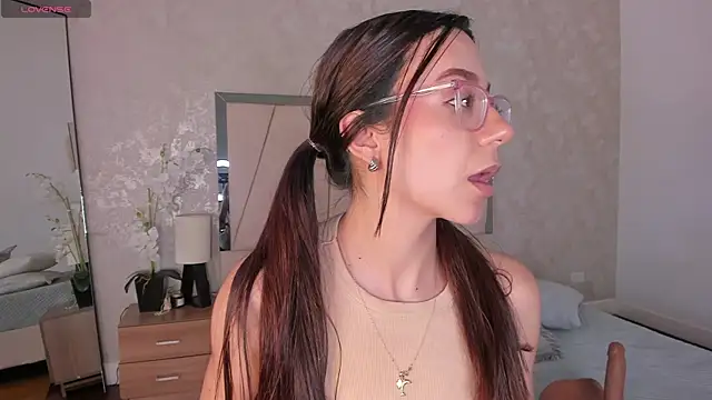 Arii wilde online show from May 31, 6:09 pm
