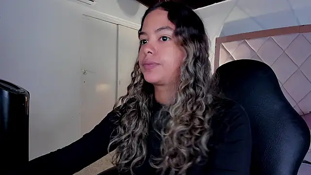 dulce lyraa1 online show from February 27, 7:41 am