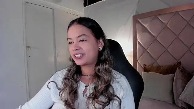 dulce lyraa1 online show from April 16, 4:13 am