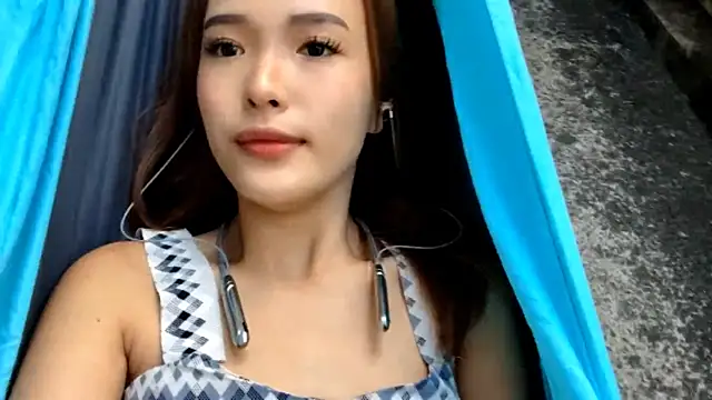 EllieCoconut001 online show from March 14, 6:47 am