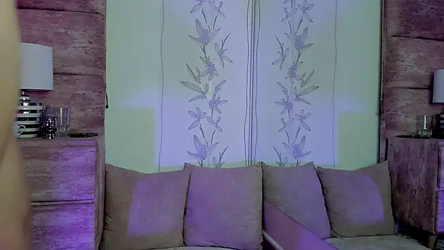 AtheneaVoss online show from April 14, 12:54 am