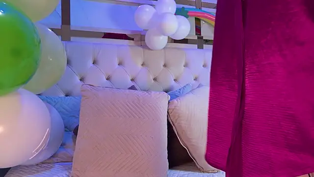 kamilla rossi online show from March 16, 7:18 pm