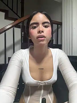 kitty rousse01 online show from April 12, 9:06 pm