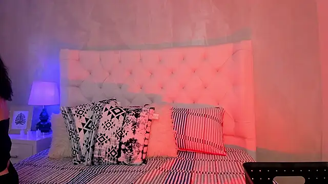 Ivi jones  online show from March 29, 7:13 pm