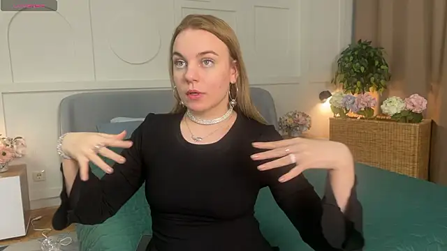 Glow Margo online show from March 15, 1:07 am