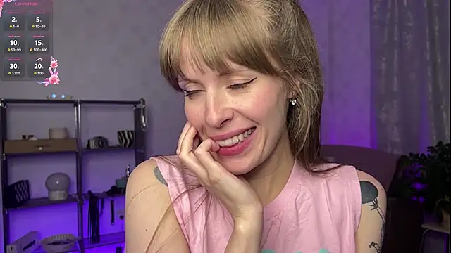 RosaMoore online show from April 18, 7:58 pm