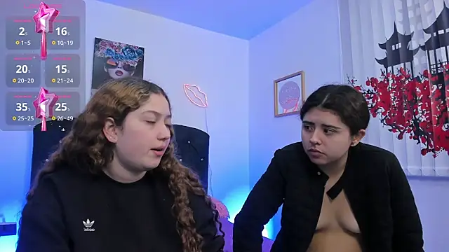 valeria and zoe online show from March 31, 1:55 pm