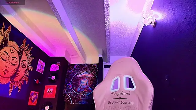 softnicol  online show from April 27, 11:24 pm