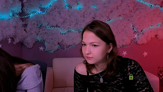 chloe ley online show from March 25, 8:23 pm