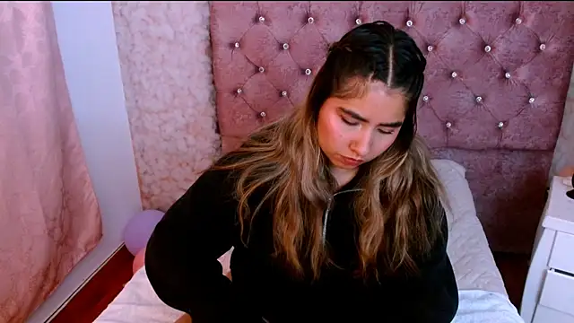 Sofiazaf  online show from March 11, 12:42 pm