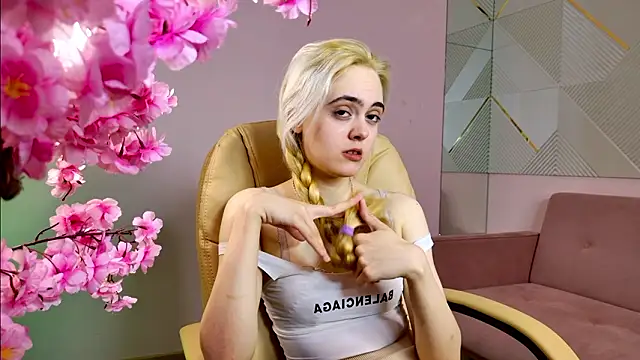 Bambi Bloom online show from March 4, 7:26 am