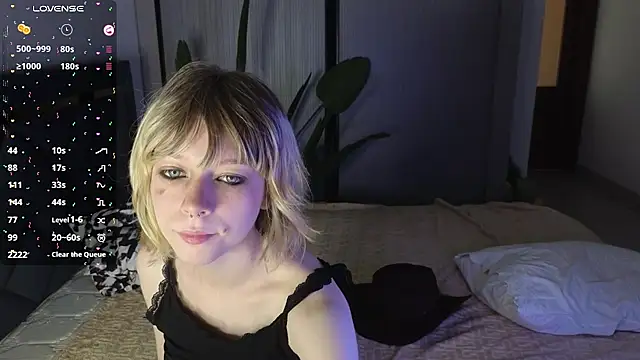 MollySally online show from May 16, 10:36 am