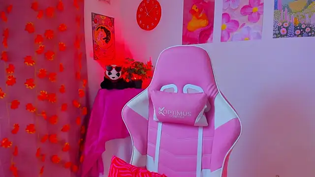 Madeline 21 online show from April 1, 5:08 am