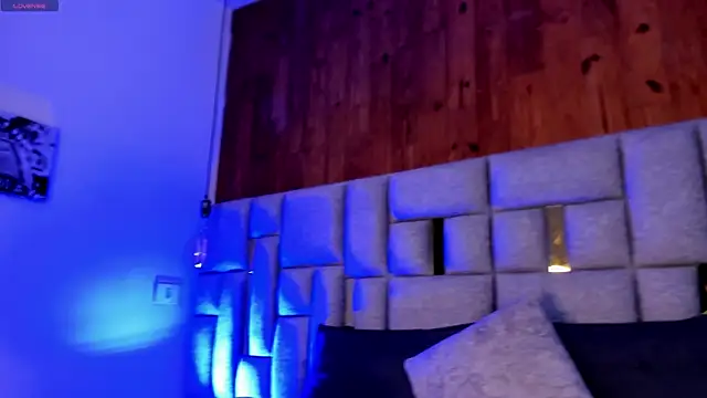 camilaa smith  online show from April 9, 8:03 pm