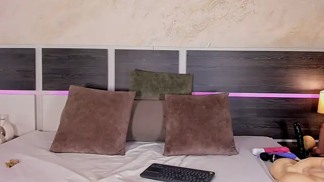 Natalia Cruzz online show from March 29, 9:25 pm