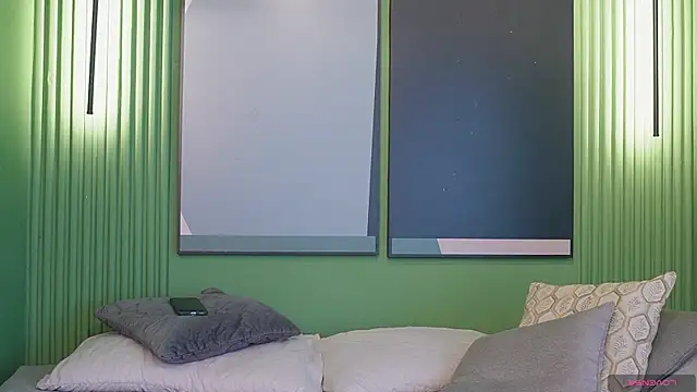 Mia and Belmonth online show from April 17, 6:54 pm