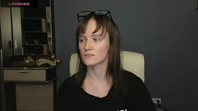 Tender Swan online show from April 17, 9:50 pm