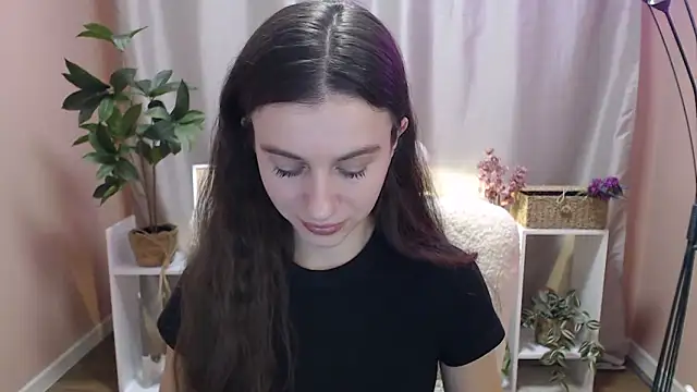 MistyBree online show from March 5, 9:38 am