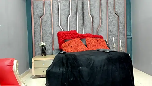 LaurenPaulson online show from March 7, 7:43 pm