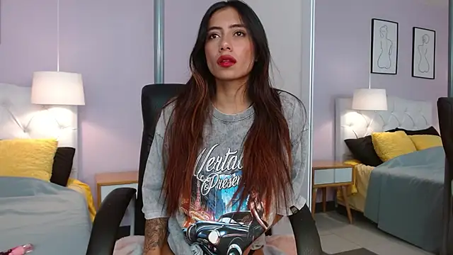 Cataleyaa23 online show from April 7, 7:27 pm