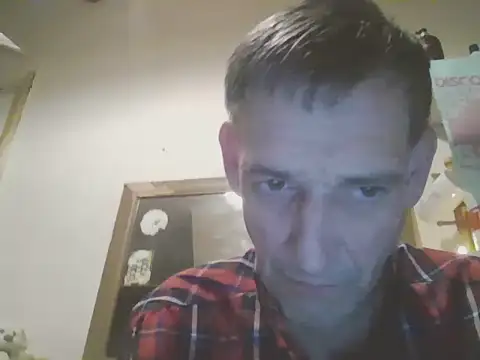 DOUBLETROUBLE7773 online show from March 20, 5:01 am