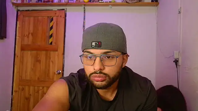 LYNN N SAMUEL online show from April 15, 6:47 am